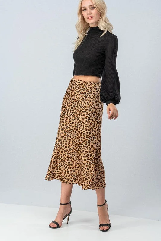 Leaving a Print Midi Skirt in Hunter Green